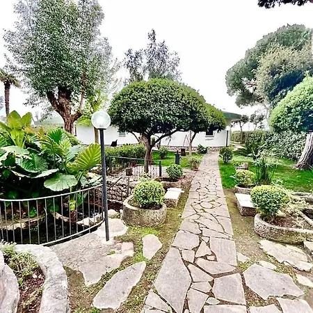 Sulla X6 Con Giardino E Posti Auto Terracina